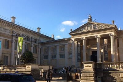 Oxford Official University & City Tour - Balliol College claim-to-oldest and the question of access