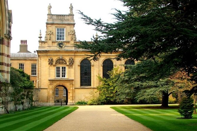 Oxford Official University & City Tour - Bodleian Library from the outside (and why that’s still useful)