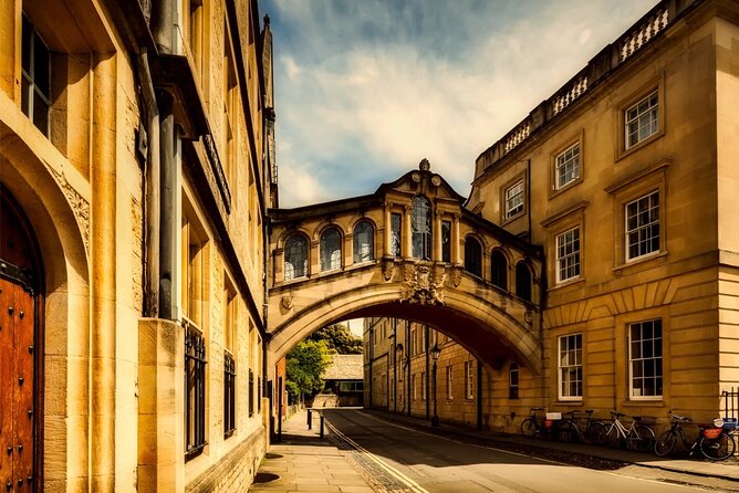 Oxford Scavenger Hunt and Sights Self-Guided Tour - Stop 2: Bridge of Sighs and pacing yourself through points