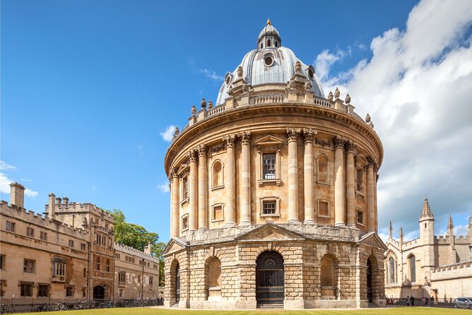 Oxford Scavenger Hunt and Sights Self-Guided Tour - Photo tasks: turning Oxford into a creative challenge