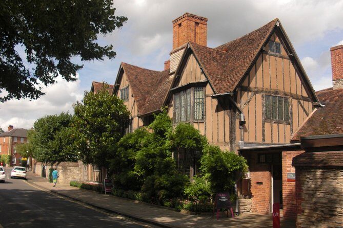 Oxford, Shakespeare Country & Warwick castle private Tour - Warwick Castle: medieval power, from wooden roots to stone