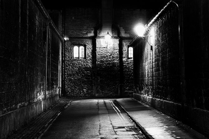 Oxford Twilight Ghost Tour - Simon’s Oxford knowledge: why the guide matters on this kind of tour