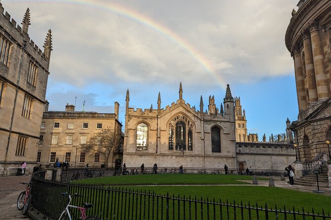 Oxford University and Harry Potter Tour with Live Entertainment - Meet Shane and the Live Magic-Trick Twist
