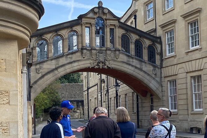 Oxford University Walking & Punting Tour by Alumni™ & New College - Bodleian Library and Radcliffe Camera: Two Icons With Contradictions