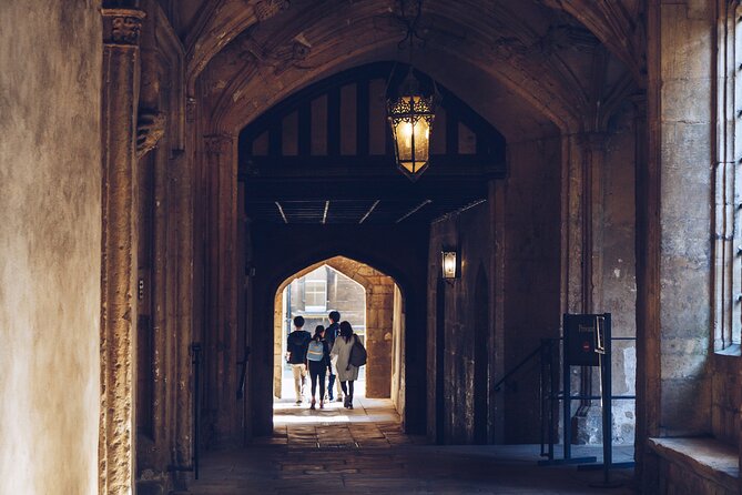 Oxford University Walking Tour by Alumni™ & Optional New College - Bodleian Library and Radcliffe Camera: two famous Oxford contradictions