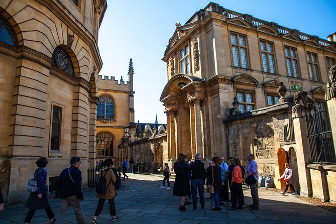 Oxford University Walking Tour With University Alumni Guide - Oriel College’s statue drama and the Divinity School reality check
