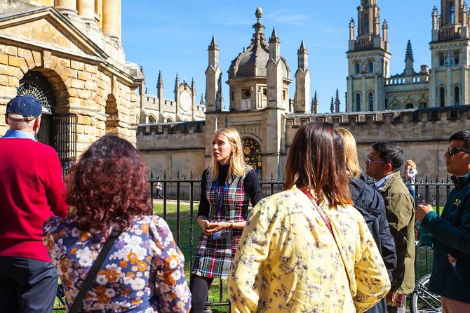 Oxford University Walking Tour With University Alumni Guide - Price and what you’re really paying for ($41.59 for 2 hours of access and context)