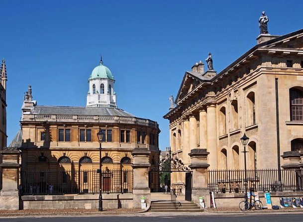 Oxford Walking Tour - Discover its University and Traditions - A Self-Guided Oxford Audio Walk That Actually Fits a Tight Schedule