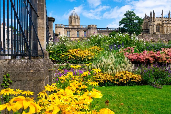 Oxford Walking Tour - Discover its University and Traditions - Clarendon Building: Crossroads Architecture and Quick Stops That Still Matter