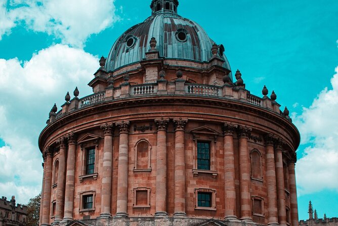 Oxford Walking Tour - Discover its University and Traditions - Exeter College and University Life: The Oxford University Jump-Off