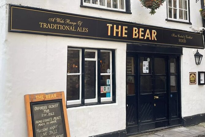 Oxford's Historic Pubs: A Self-Guided Walking Tour - The Turf: celebrity drinking tales and clear audio directions