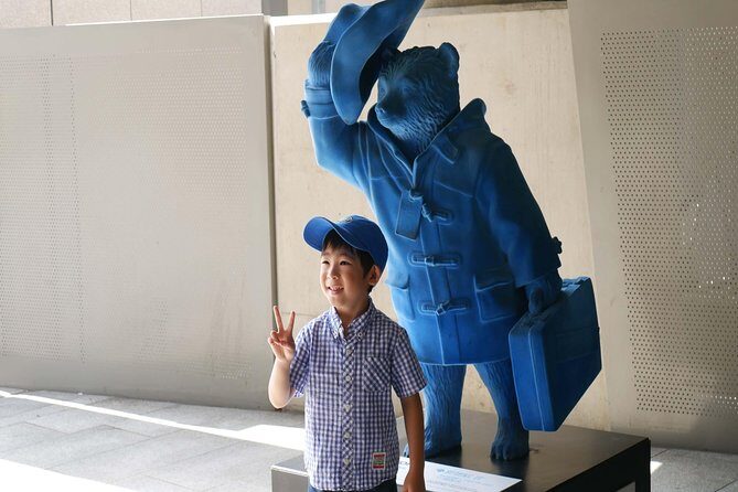 Paddington Bear Walking Tour - Starting at Paddington Station: the meeting point that sets expectations