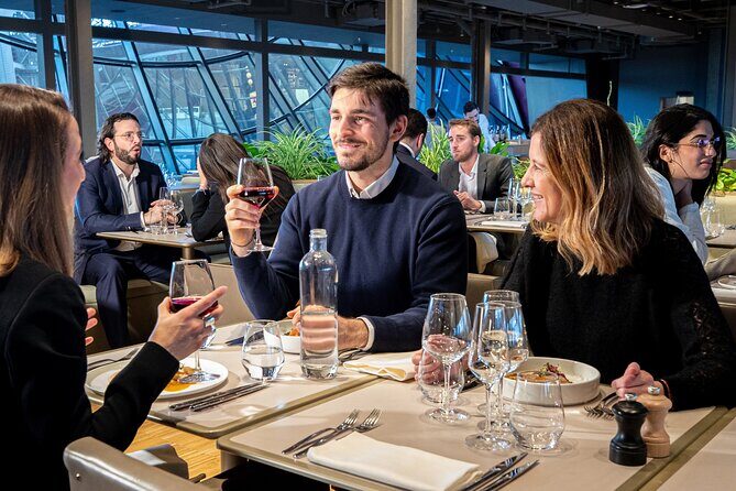 Paris by Rail - Sightseeing Bus and Eiffel Tower Champagne Lunch - The Seine cruise: the calm middle of a busy day