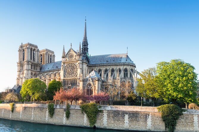 Paris Explorer Rail Tour from London with Paris Sightseeing Bus - Eurostar Ride: Comfort, WiFi, and the Seat Reservation Advantage