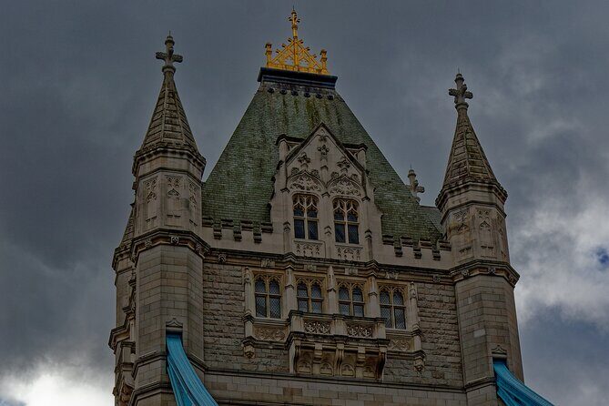 Postcard London - Stop 3: London Bridge—famous name, easy mix-up