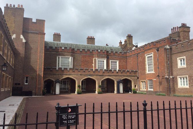 Princess Diana Private Walking Tour of London - St. James’s Palace and Buckingham Palace: Exterior Views, Big Meaning