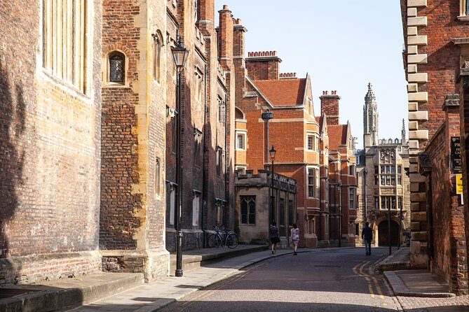 Private 2-Hour Cambridge Walking Tour With University Alumni Guide - Customizing your route: how to steer the tour toward your interests