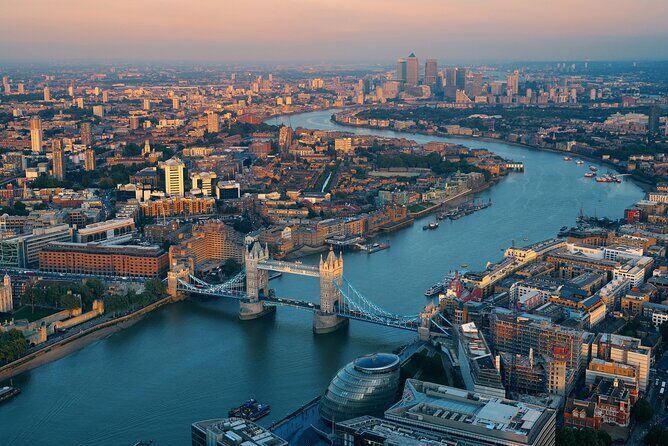 Private Airport Transfer: Heathrow to/from Central London - Meeting Logistics at Heathrow: The Name Sign Trick