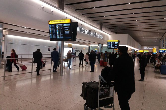 Private Arrival Transfer from Heathrow Airport to London - The biggest value: meet-and-greet + flight tracking