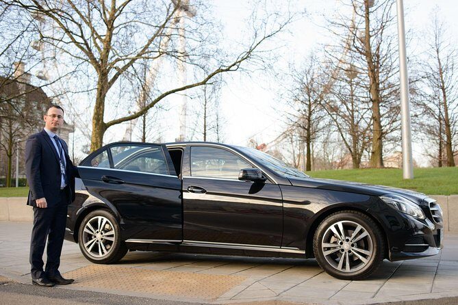 Private Arrival Transfer: Heathrow Airport to Central London - The Ride Itself: BMW/Mercedes Comfort, Wi‑Fi, and Luggage Capacity