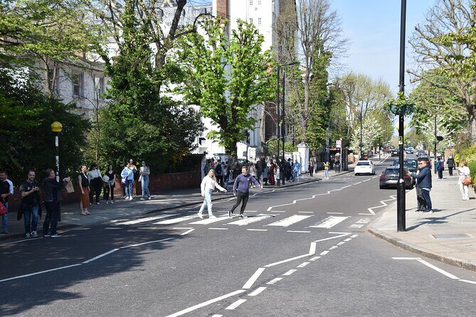Private Beatles Taxi Tour of London - How the 3-hour route makes Beatles London make sense