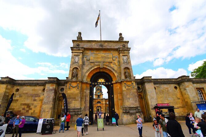 Private Blenheim Palace, the birthplace of Winston Churchill, Tour from London. - Private Blenheim Palace transport: less stress, more time for Churchill