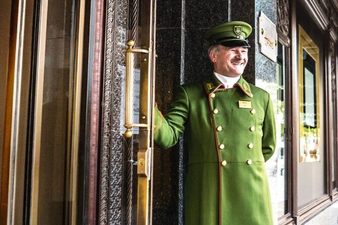 Private Buckingham Palace Royal Walk & Champagne at Harrods - The Buckingham Palace approach: ceremony, sightlines, and the royal arch
