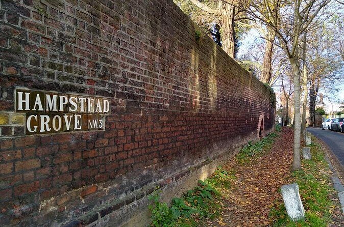Private Celebrity Houses Tour of London - Private and small-group style: the real value