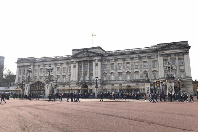 Private Chauffeur at your Disposal in London - Iconic London Stops You Can Mix Together in One Private Day