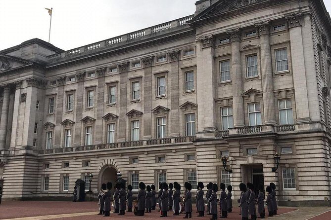 Private Chauffeur at your Disposal in London - Westminster Details: Buckingham, 10 Downing Street, and Photo Stops That Add Up