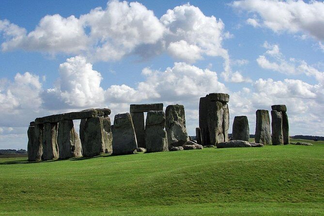 Private Chauffeured Minivan Tour of Stonehenge from London - Price and Value: Does $957.26 Per Group Make Sense?