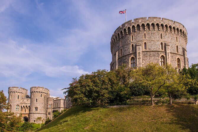 Private Chauffeured Tour to Windsor Castle from London - Beyond the castle: Eton photo stops, lunch ideas, and the Thames swans