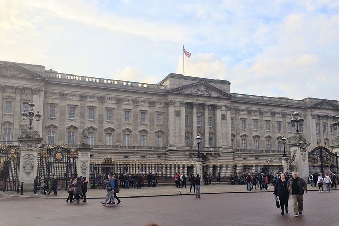 Private Custom Walking Tour: Half Day Sightseeing Tour of London - Price and what $426.02 per person really buys