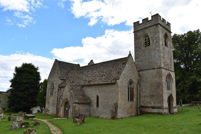 Private Day in the Cotswolds Tour - Swan Inn lunch and the Swinbrook film-spotting drive