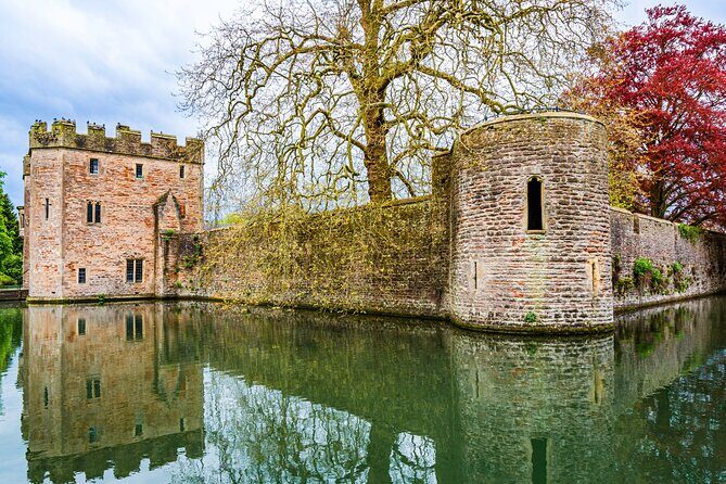 Private Day Tour from Bath to Glastonbury and Wells with Pickup - Glastonbury Town: New Age Quirks Meet Serious Stone