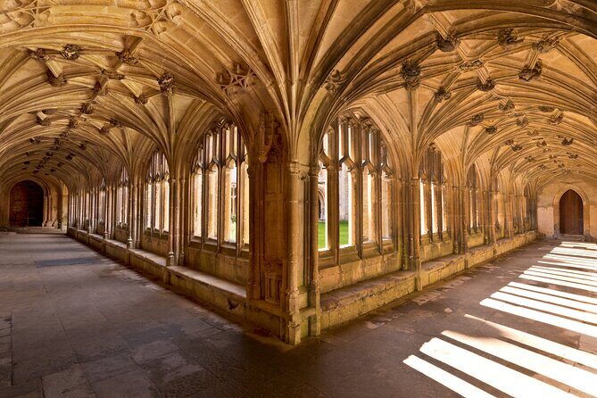 Private Day Tour from Bath to Stonehenge and The Cotswolds - The small-group ride and how to prep for an 8-hour day
