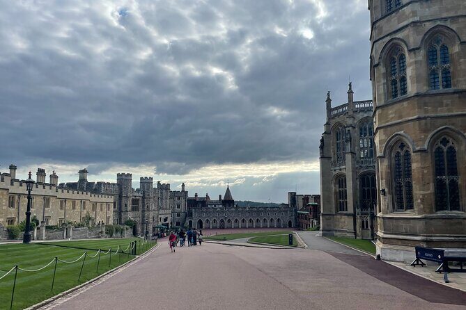 Private Day Tour to Bath and Windsor Castle - Windsor Castle: 900 years of royal history, from fortress to palace