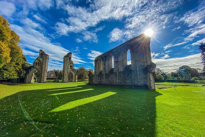Private Day Tour to Stonehenge and Glastonbury - Key things that make this day trip work