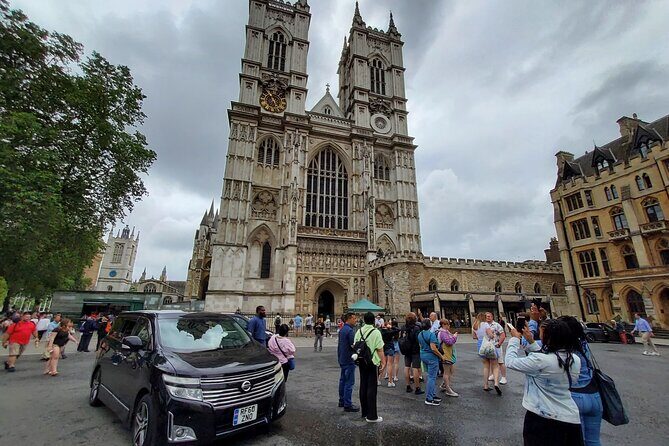 Private Day Tours in London - St James’s Park, St James’s Palace, and the royal corridor