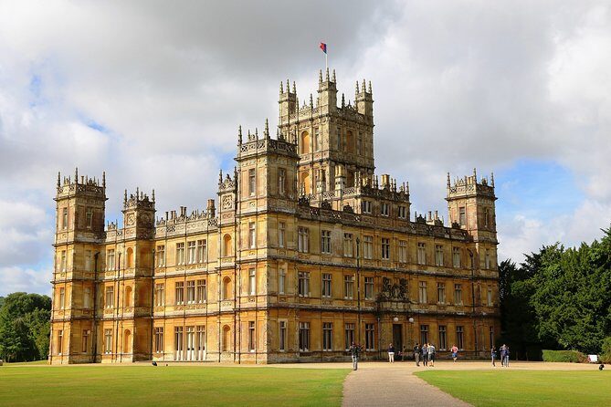 Private Downton Abbey Tour, including Bampton, Cogges Farm, and Highclere - Key points before you go