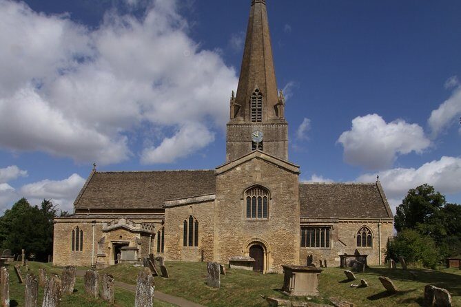 Private Downton Abbey Tour, including Bampton, Cogges Farm, and Highclere - The drive between stops: where the guide adds context