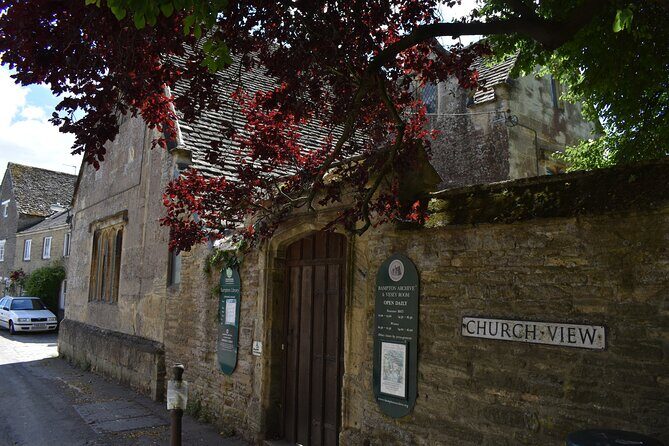 Private Downton Abbey Tour, including Bampton, Cogges Farm, and Highclere - How the guides turn locations into story