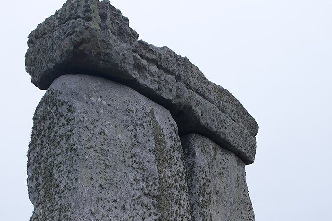 Private driver guided tour Stonehenge - Lower Woodford pub lunch: a realistic midday reset