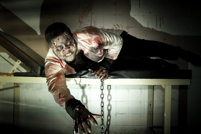 Private Escape Room with a Zombie in London - Your keepsake: the team photo you get afterward