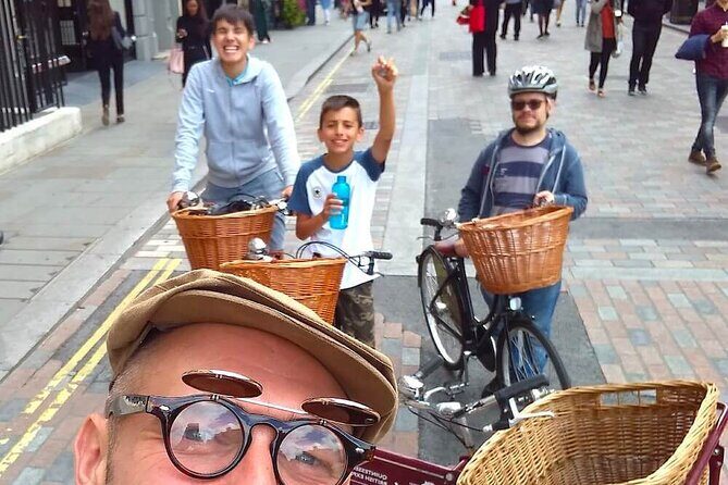 Private Family Bike Tour of London, fun for all ages! - Westminster backstreets: Smith Square Hall and Dean’s Yard with short, fun learning stops