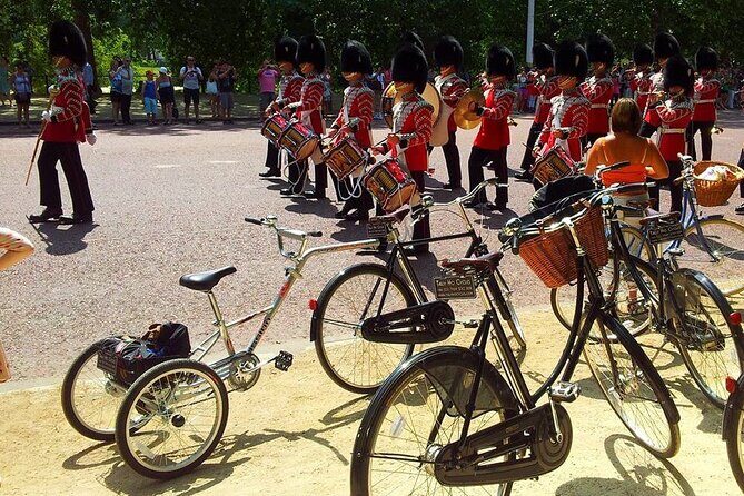 Private Family Bike Tour of London, fun for all ages! - Admiralty Arch’s secret nose and Trafalgar Square’s big-center energy