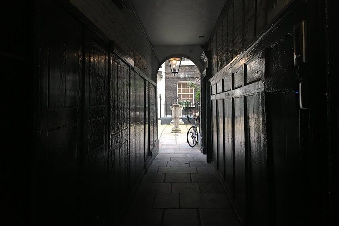 Private Guided and Chauffeured Tour of London - British Museum, Greenwich, and the River Walk Energy