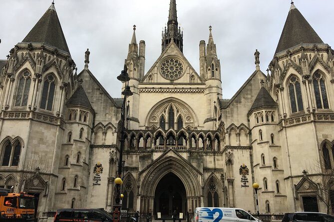 Private Guided and Chauffeured Tour of London - St Paul’s Cathedral, Piccadilly Circus, and the Photo Stops That Add Up