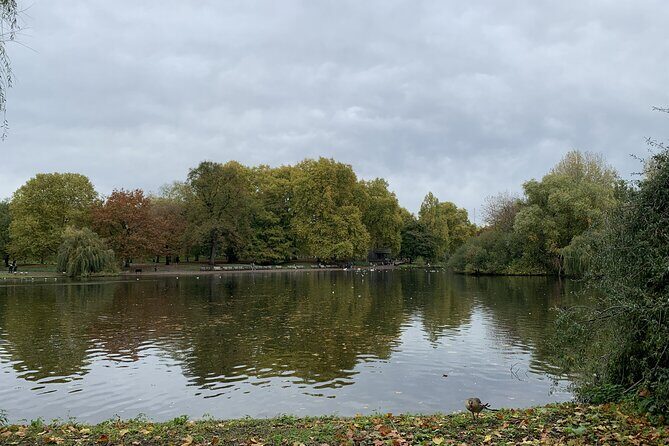 Private Guided Tour of London Landmarks - English or Italian - Getting your bearings from County Hall to the London Eye area