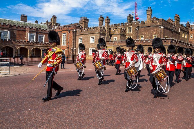 Private Guided Tour of Royal London - St James’s Park: Royal Setting with a Nature Break